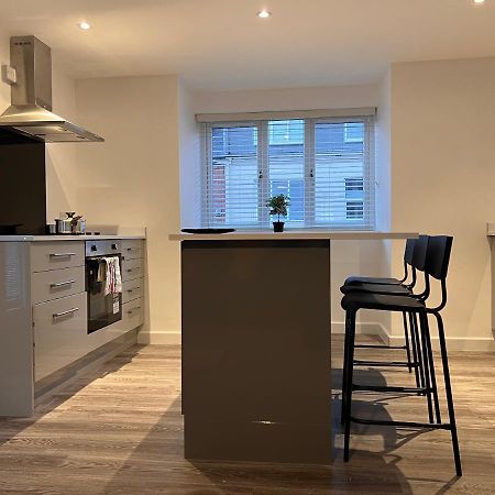 Superb Modern Flat In Northampton, Parking &Ev Apartment Exterior foto