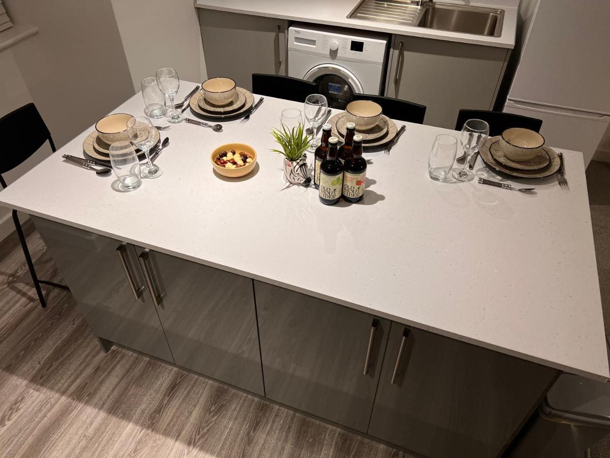 Superb Modern Flat In Northampton, Parking &Ev Apartment Exterior foto