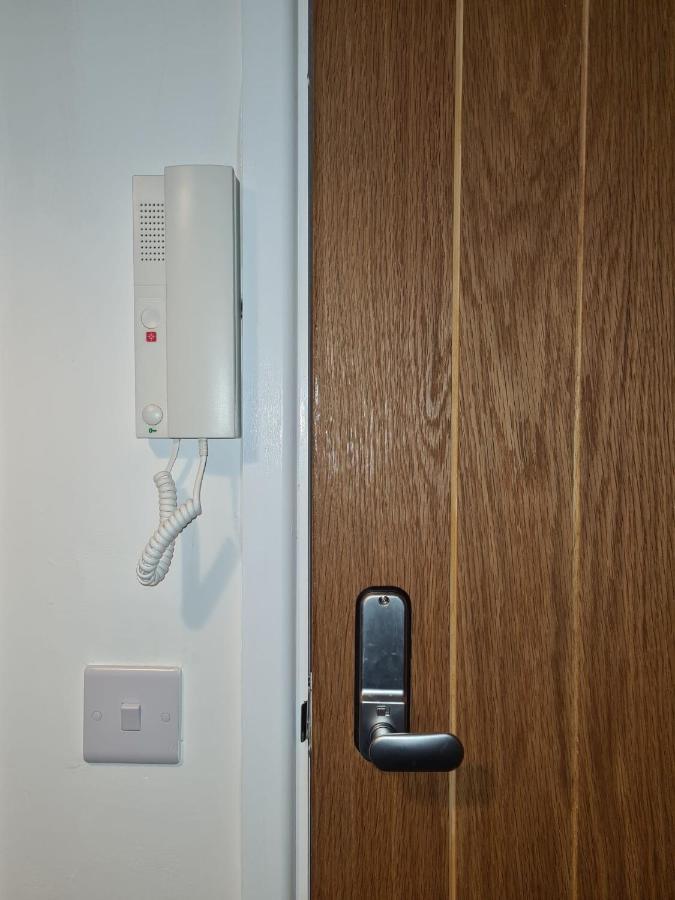 Superb Modern Flat In Northampton, Parking &Ev Apartment Exterior foto
