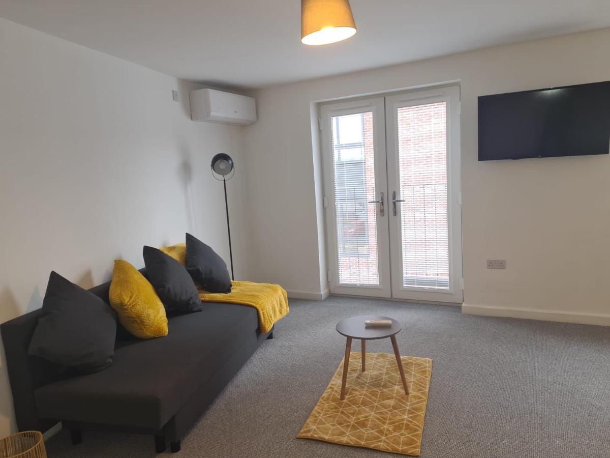 Superb Modern Flat In Northampton, Parking &Ev Apartment Exterior foto